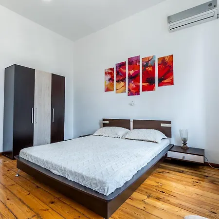 Apartment Central Heritage 3-br Sofia
