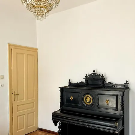 Central Heritage 3-br Daire *